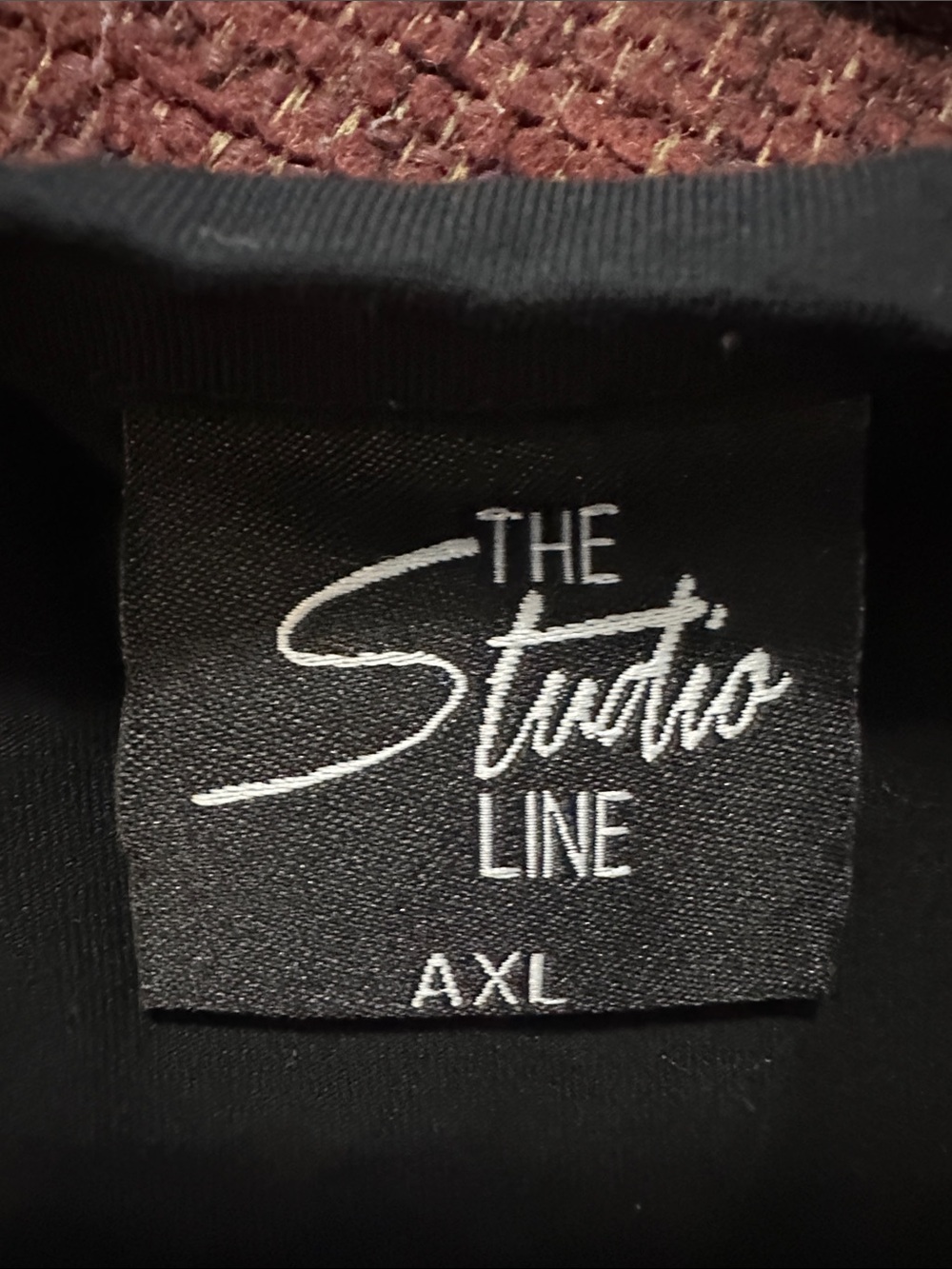 Black Crop Top with Red Glitter 'BREAKOUT' Graphic fits like L - Picture 3 of 3